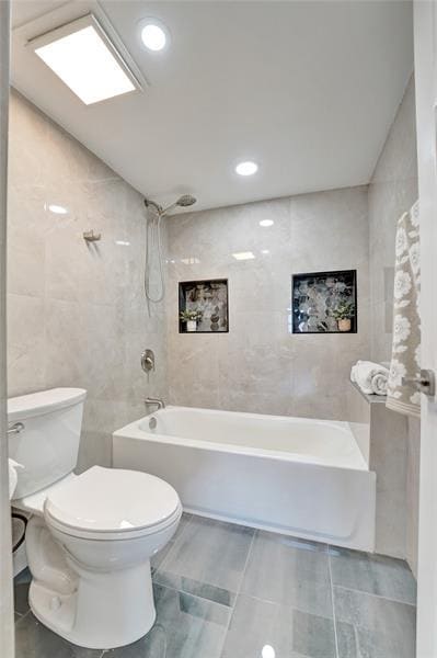 Building Photo - 3200 Port Royale Dr N