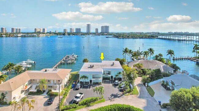 Building Photo - 360 Wilma Cir