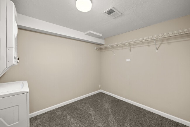 Chesterfield Place Apartments | 2 BR Remodel With Washer & Dryer | Bedroom Closet - Chesterfield Place Apartments