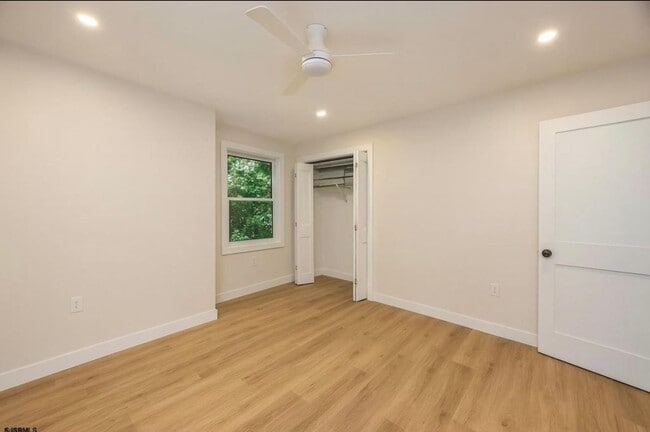 Building Photo - Large 4 Bedroom 2 Bath home in Linwood, NJ