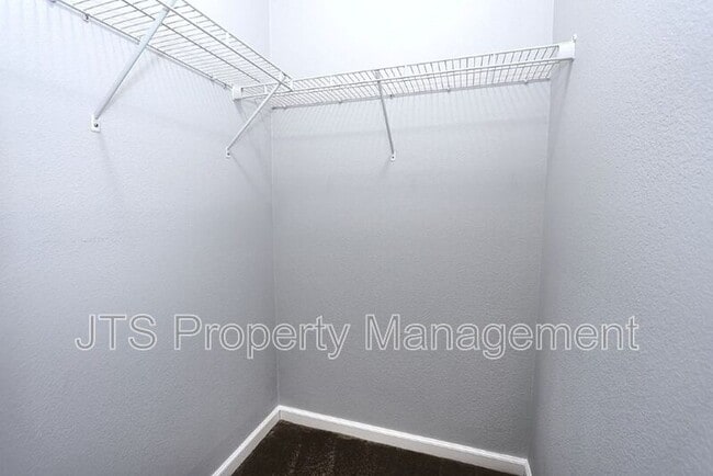 Building Photo - 4086 Pinoche Peak Way