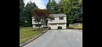 Building Photo - 76 Groton Rd
