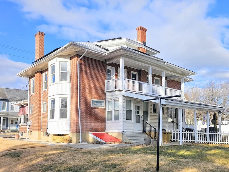 Building Photo - 324 S Broad St