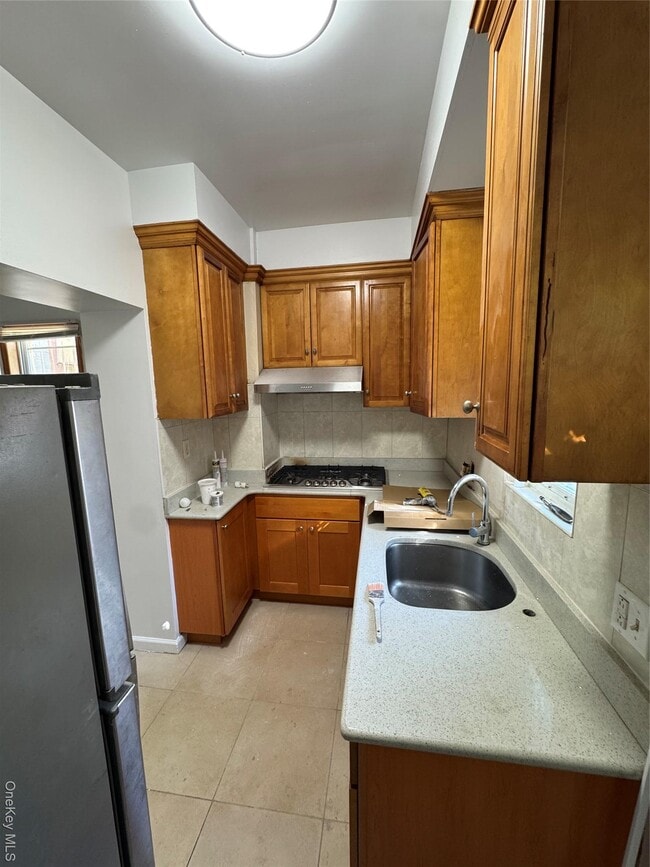 Building Photo - 62-21 Dry Harbor Rd