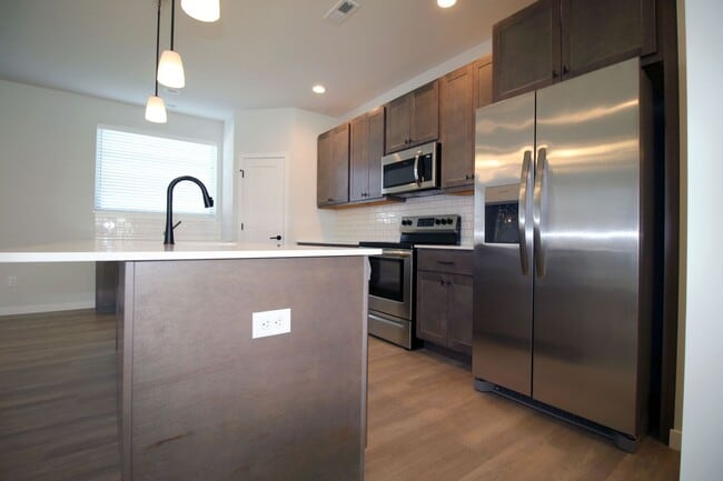 Building Photo - 2324 Lovie Ln