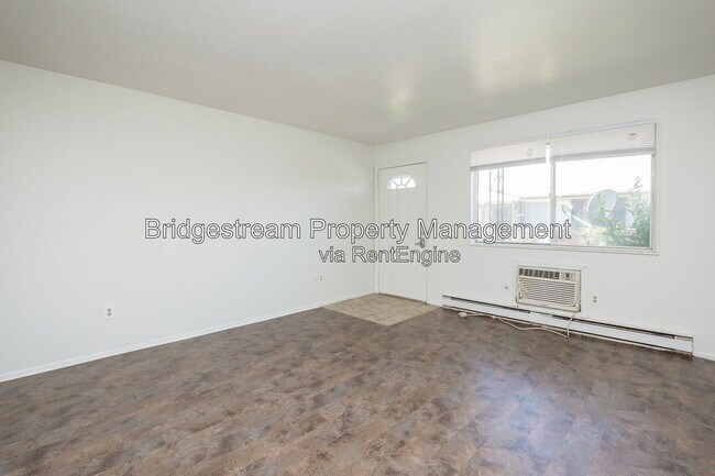 Building Photo - 4545 Wayne Meadows Cir