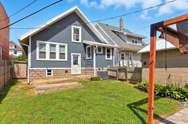 Building Photo - 2965 Harris Street