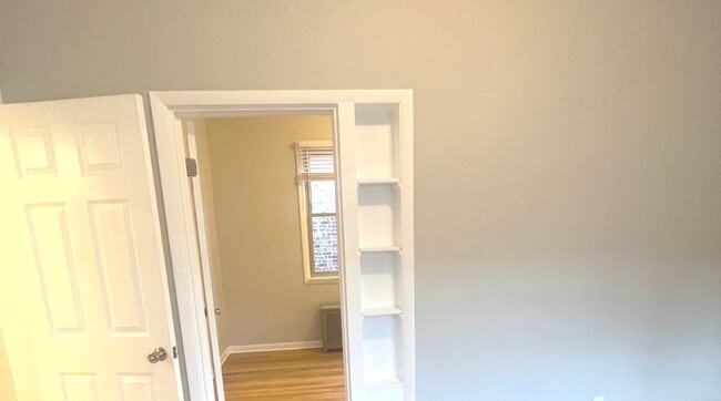 Building Photo - 4133 N Ashland Ave