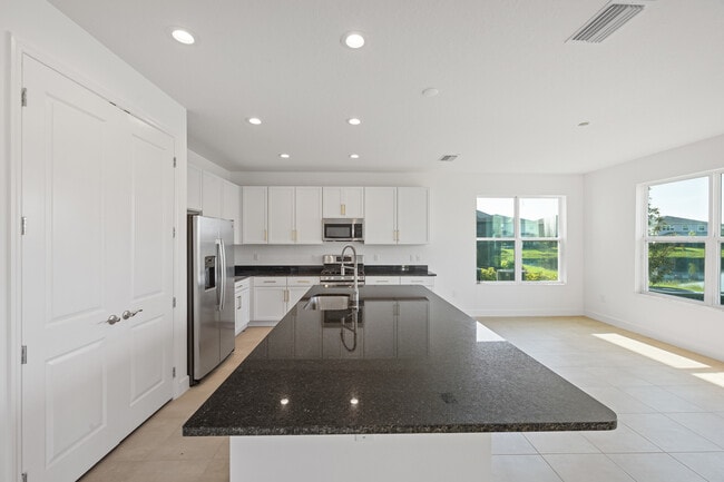 Building Photo - Tamarind Grove Lane