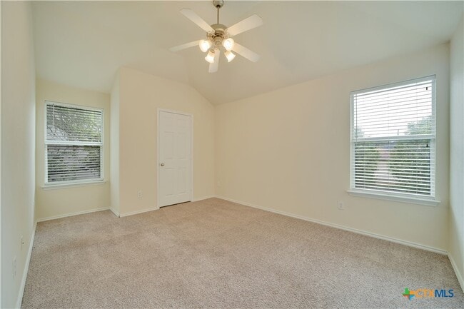 Building Photo - 121 Park Ln