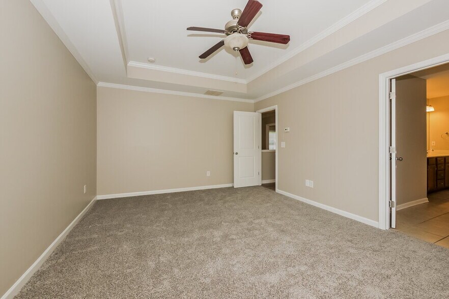 Building Photo - 102 Worthing Ln