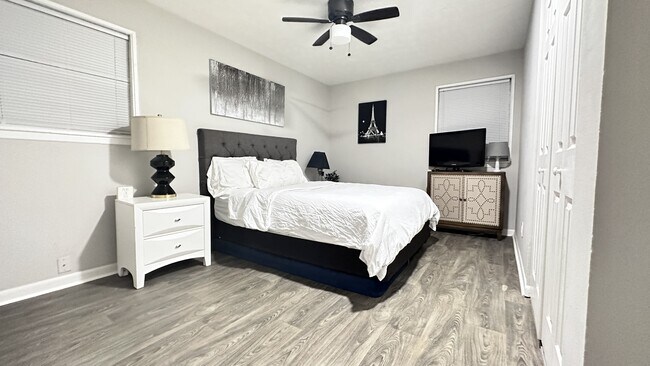 Building Photo - 6478 Voyles Dr