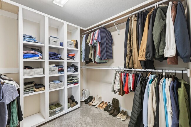 Building Photo - 520 Black Pearl Cir