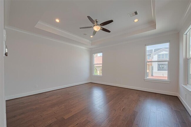 Building Photo - 1237 W 23rd St