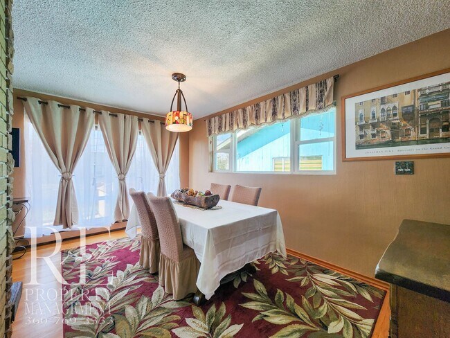 Building Photo - 2113 Brashem Ave