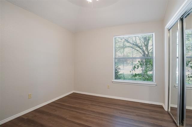 Building Photo - 1416 Golden Gate Dr