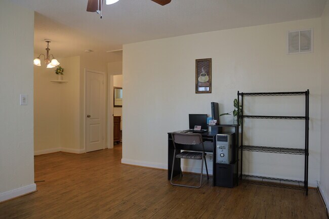 Building Photo - Santa Cruz Apartments