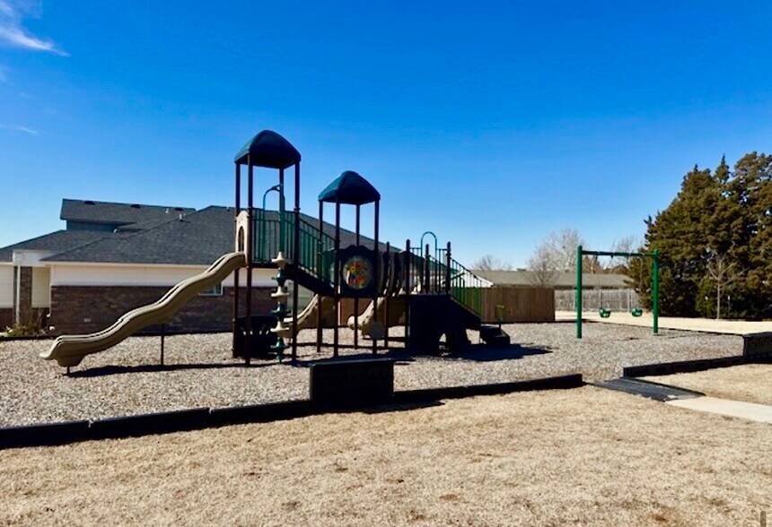 Building Photo - 533 NW 176th St