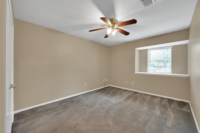 Building Photo - 2010 Tucumcari Dr
