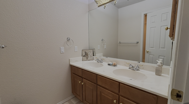 Building Photo - Beautiful 4 Bed 4 Bath in Rockledge!