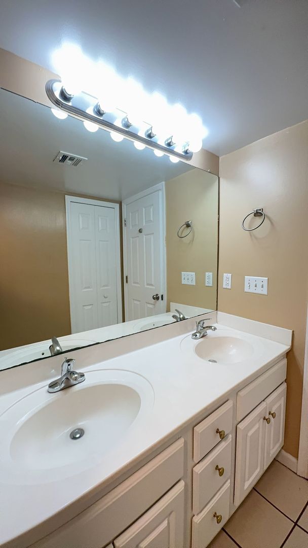 Building Photo - FALL 2026: $3,150/month for a great location w/ TWO assigned parking spaces! Move in as early as ...