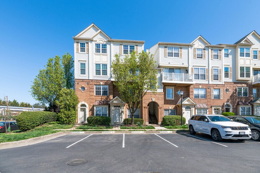 Building Photo - 1735 Braddock Pl