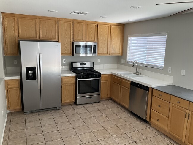 Building Photo - 8975 Spring Peeper Ave