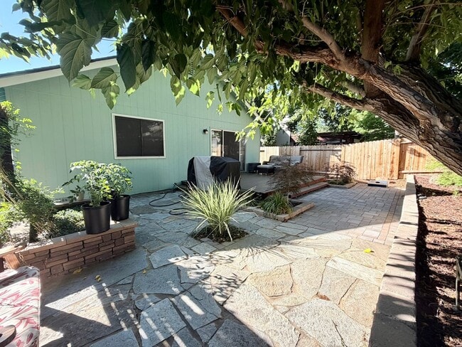 Building Photo - 2751 Azuza Way