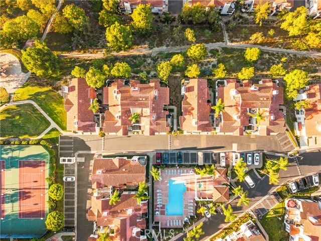 Building Photo - 15 Silver Glade Dr