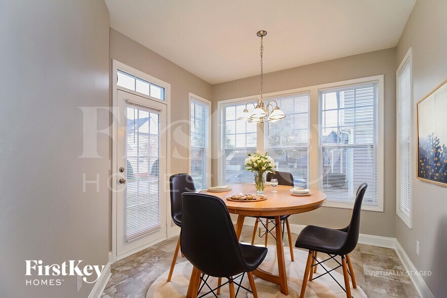 Building Photo - 112 Waverly St