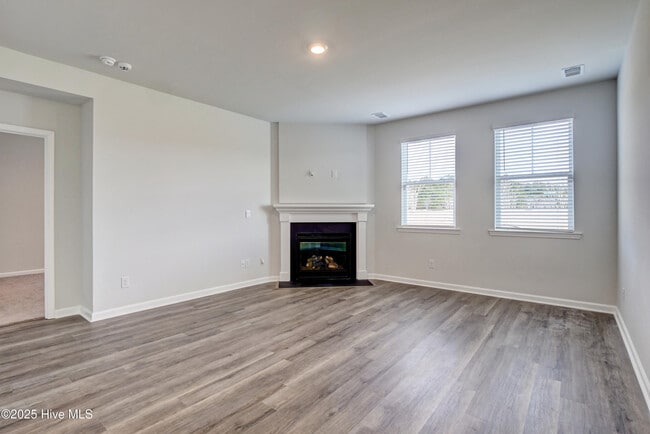 Building Photo - 1329 Clendon Cir