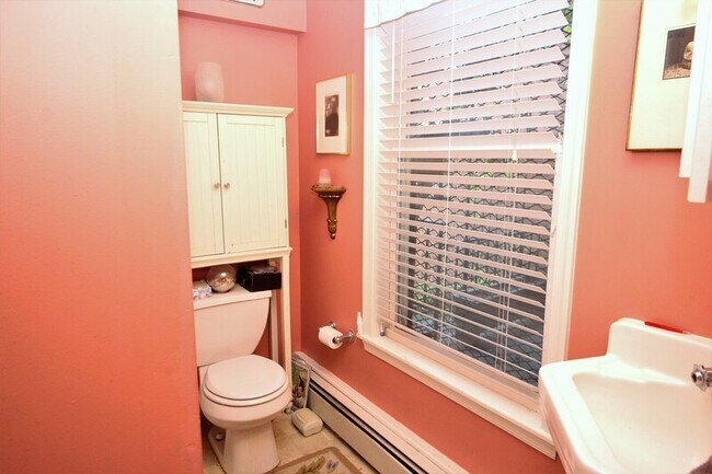 Building Photo - 1011 N Charles St