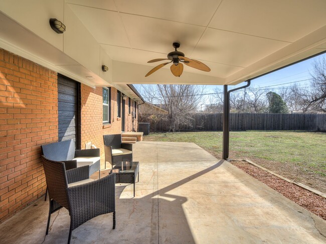 Building Photo - Remodeled bungalow near Nichols Hills