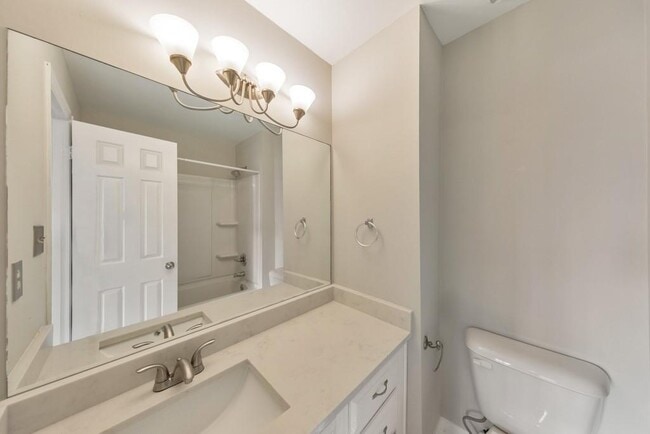 Building Photo - 2045 Fairways Ct