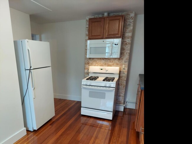 Building Photo - 1 bedroom in Quincy MA 02171