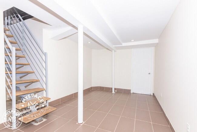 Building Photo - 1375 Greene Ave