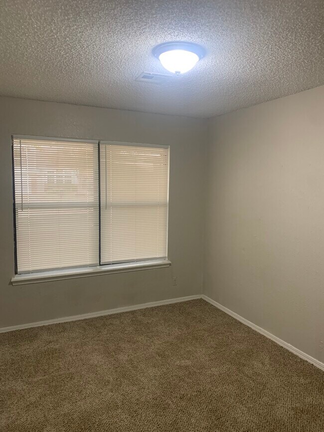 Building Photo - Call 918-921-9955 To Schedule Your Showing Now!