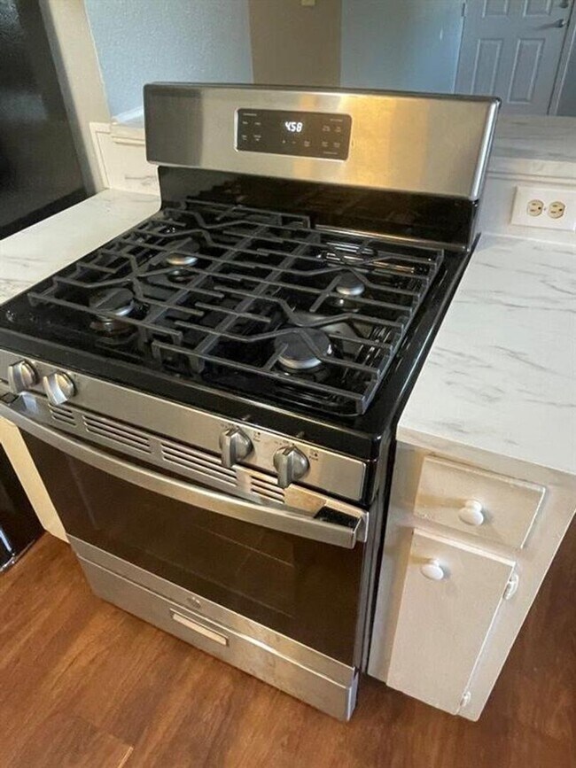 Building Photo - 309 E Grady Dr