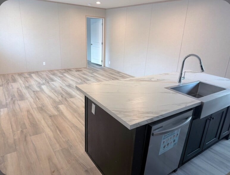 Building Photo - 310 Karlee Dr