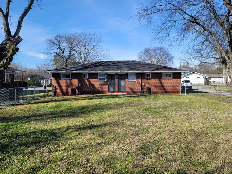 Building Photo - 612 N Kelly St