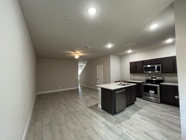 Building Photo - 7813 Savanah Brooks, Live Oak, TX. 78233