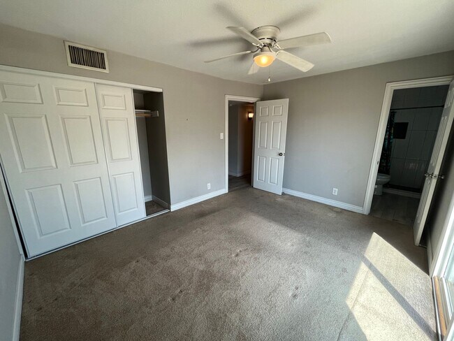 Building Photo - Beautiful Three Bedroom Scottsdale House w...
