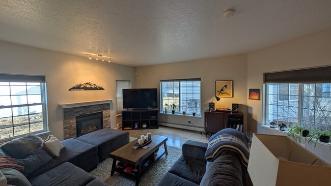 Building Photo - 12580 Old Glenn Hwy