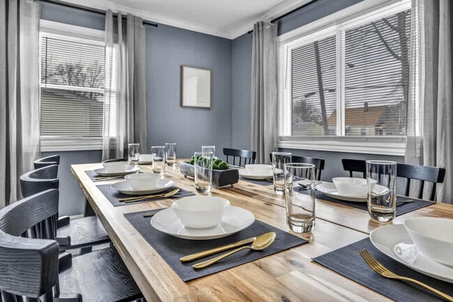 Building Photo - 1036 Union Ave