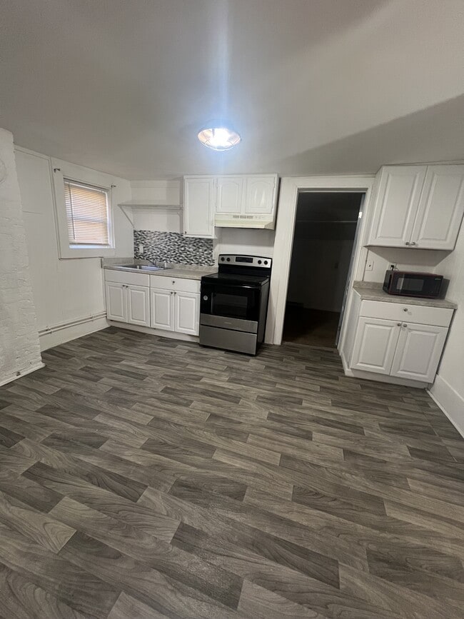 Building Photo - 529 E William St