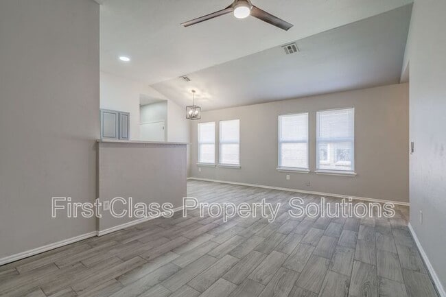 Building Photo - 1322 Commerce Dr