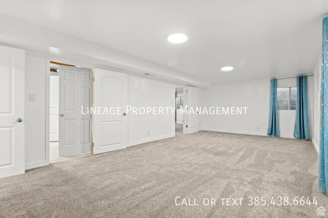 Building Photo - 4487 St Andrews Dr