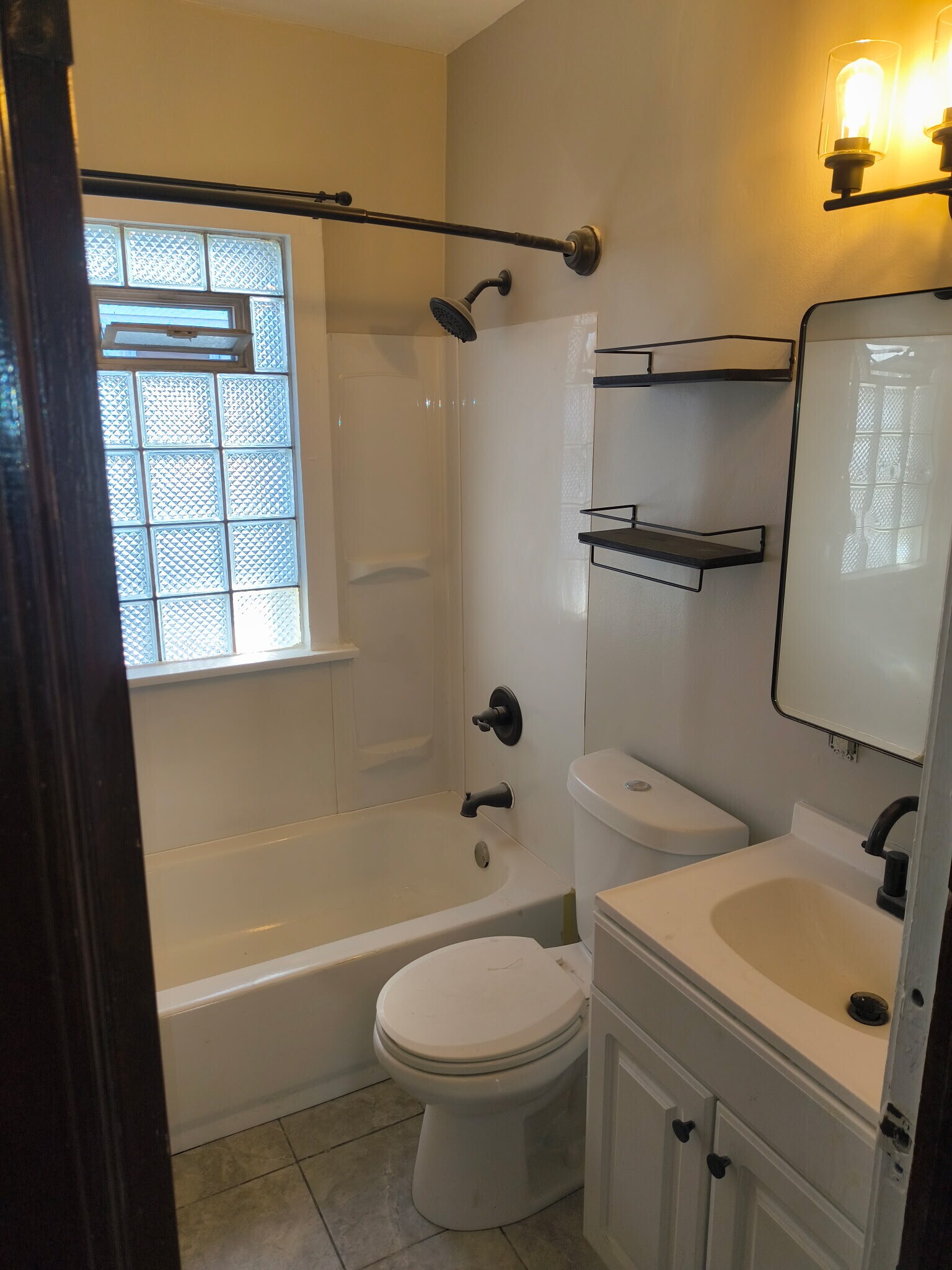 Building Photo - 11621 Havel Ave