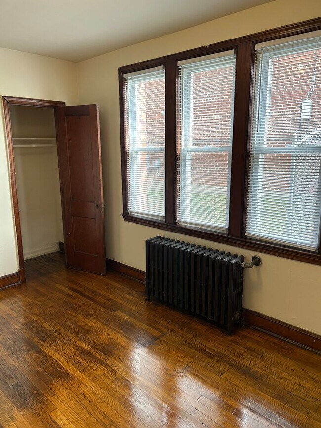 Building Photo - NELSON