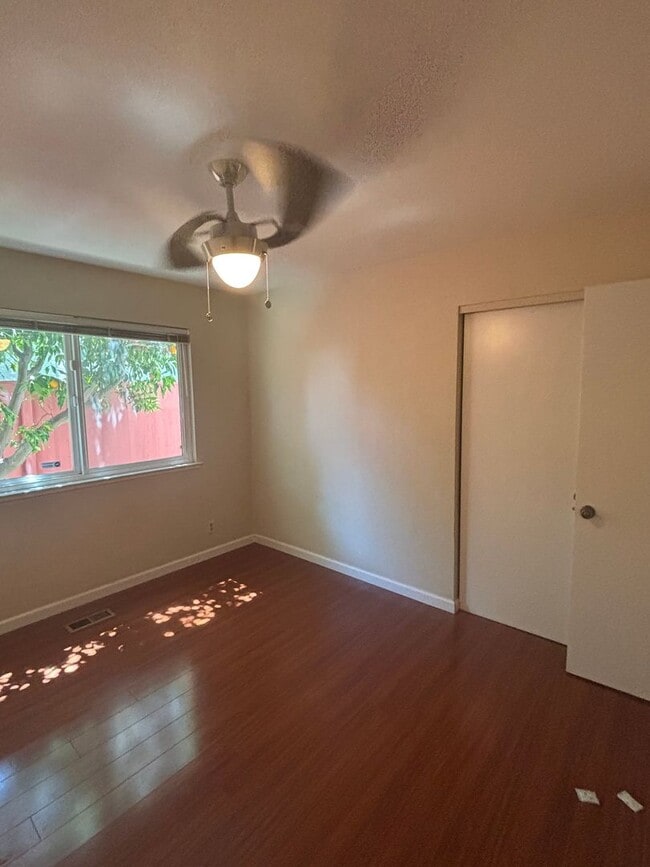 Building Photo - Lovely 3-Bedroom, 2-Bath Home in Desirable...